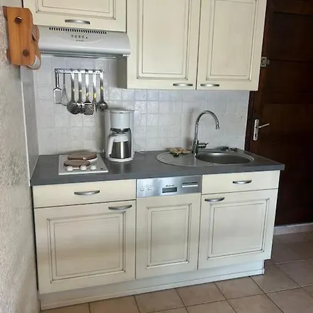 Apartament Studio Pour 4 Personnes A 100 M *